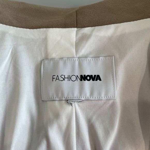 Fashion Nova Sleeveless Beige Coat - Picture 5 of 6